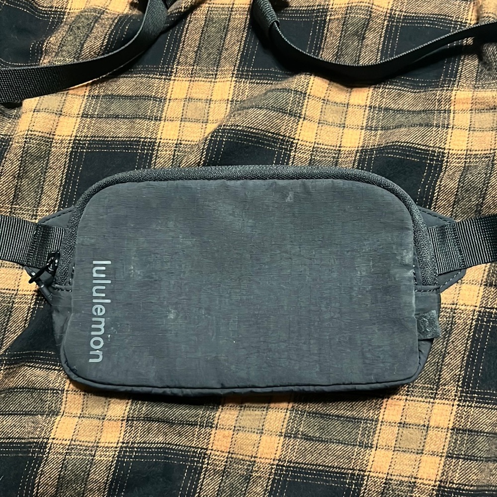 Black Lululemon mini where everywhere belt. Excellent used condition.
